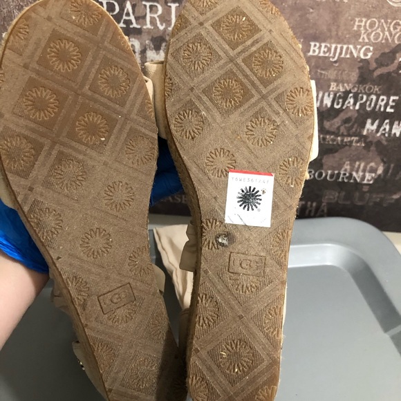 Ugg Wedge Espadrille Tie Around Sandals. Size 10. - Picture 7 of 9
